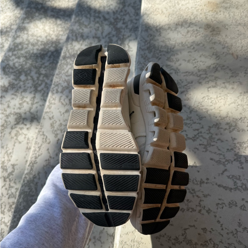 Stylish Women's White and Black Athletic Shoes - Picture 4 of 6